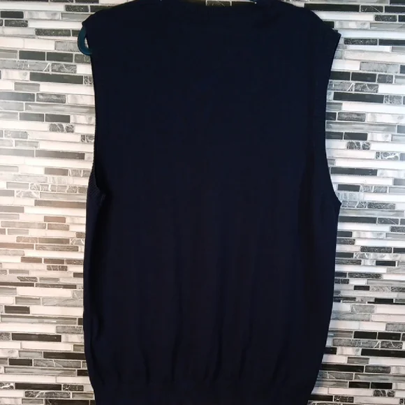 Tommy Hilfiger Men's Black and Gray Argyle Sweater Vest - Picture 6 of 11